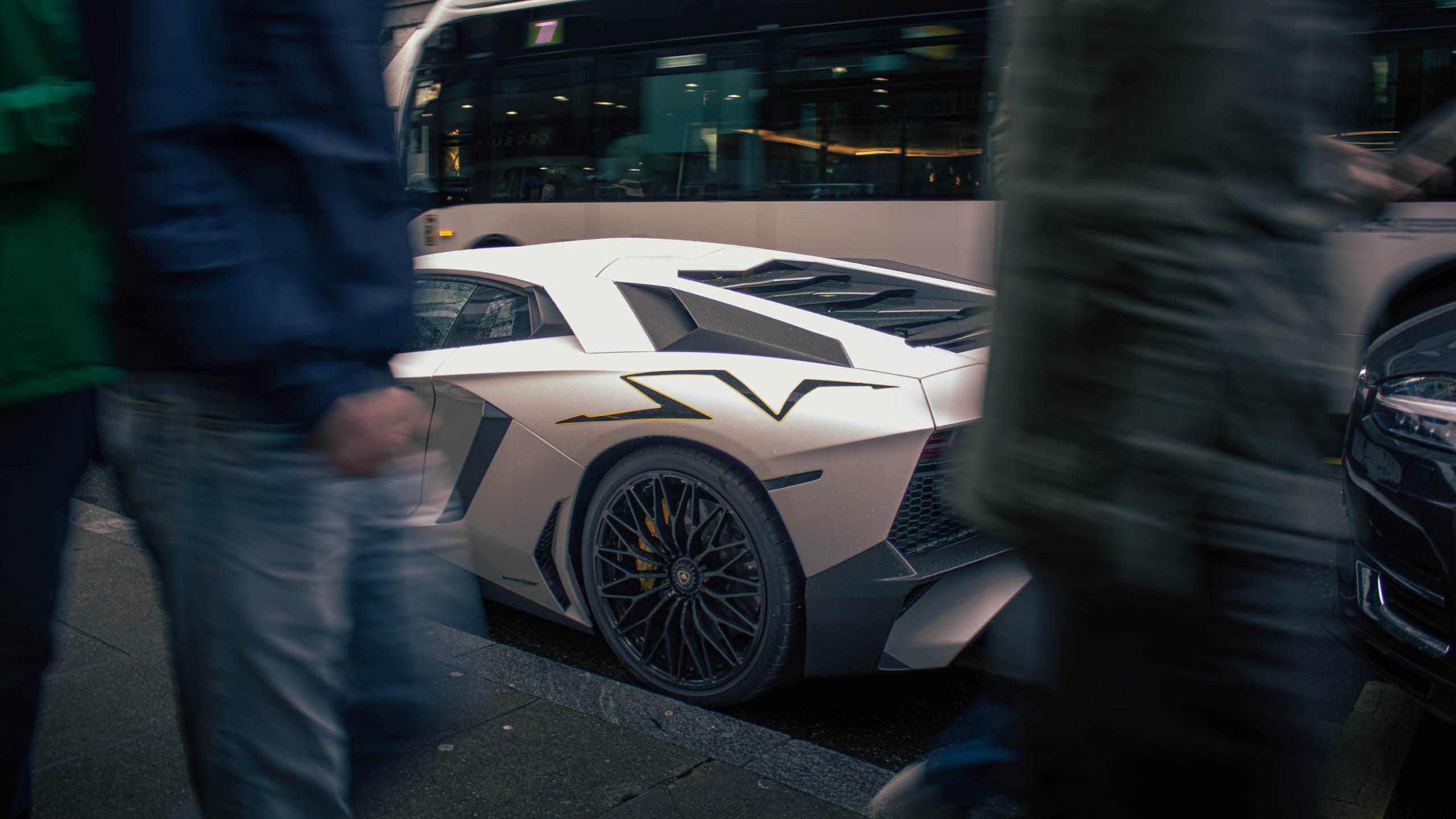 Lamborghini photographed in motion by Dani Oncins Roca